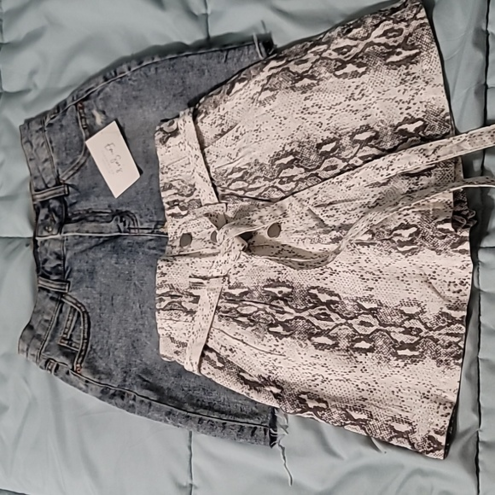 NWT Wild Fable Raw/Distressed Jean Skirt (4) & Mustard Seed Snake Print Shorts S